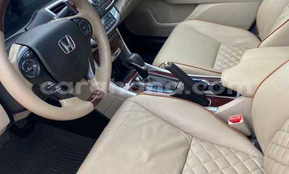 Sayi Na hannu Honda Accord White Mota in Accra a Greater Accra Sayi Na hannu Honda Accord White Mota in Accra a Greater Accra