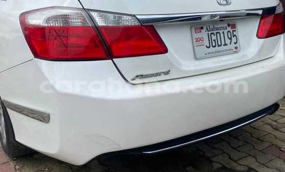 Sayi Na hannu Honda Accord White Mota in Accra a Greater Accra Sayi Na hannu Honda Accord White Mota in Accra a Greater Accra