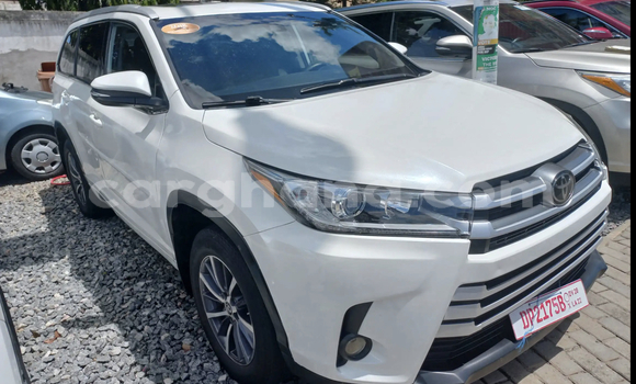Buy Used Toyota Highlander White Car in Accra in Greater Accra