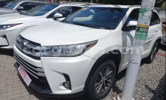 Sayi Na hannu Toyota Highlander White Mota in Accra a Greater Accra Sayi Na hannu Toyota Highlander White Mota in Accra a Greater Accra