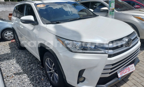 Sayi Na hannu Toyota Highlander White Mota in Accra a Greater Accra Sayi Na hannu Toyota Highlander White Mota in Accra a Greater Accra
