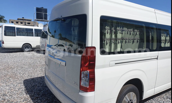 Buy Used Toyota Hiace White Car in Accra in Greater Accra Buy Used Toyota Hiace White Car in Accra in Greater Accra