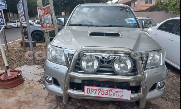 Sayi Na hannu Toyota Hilux White Mota in Accra a Greater Accra Sayi Na hannu Toyota Hilux White Mota in Accra a Greater Accra