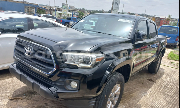 Sayi Na hannu Toyota Tacoma Black Mota in Accra a Greater Accra Sayi Na hannu Toyota Tacoma Black Mota in Accra a Greater Accra