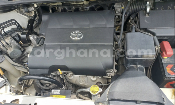 Sayi Na hannu Toyota Sienna White Mota in Accra a Greater Accra Sayi Na hannu Toyota Sienna White Mota in Accra a Greater Accra