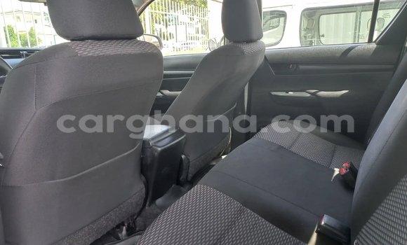 Buy Used Toyota Hilux White Car in Accra in Greater Accra Buy Used Toyota Hilux White Car in Accra in Greater Accra