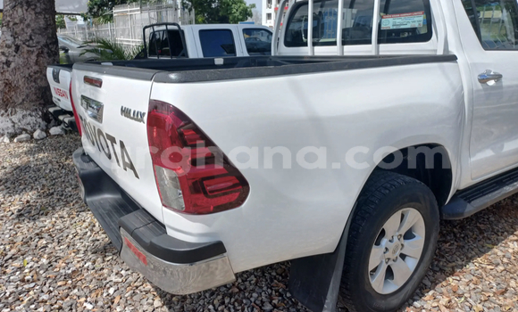 Buy Used Toyota Hilux White Car in Accra in Greater Accra Buy Used Toyota Hilux White Car in Accra in Greater Accra