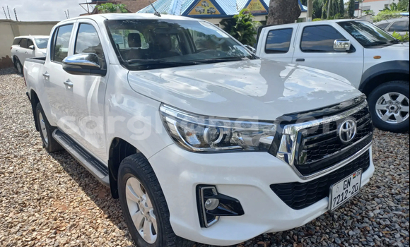 Buy Used Toyota Hilux White Car in Accra in Greater Accra Buy Used Toyota Hilux White Car in Accra in Greater Accra