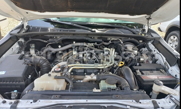 Buy Used Toyota Hilux White Car in Accra in Greater Accra Buy Used Toyota Hilux White Car in Accra in Greater Accra