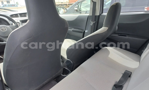 Ra Àlòkù Toyota Vitz Silver Ọkọ̀ in Accra ni Greater Accra Ra Àlòkù Toyota Vitz Silver Ọkọ̀ in Accra ni Greater Accra
