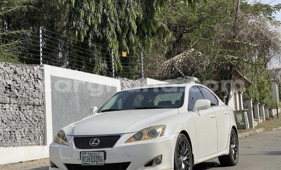 Sayi Na hannu Lexus IS White Mota in Aflao a Volta