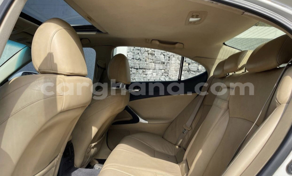 Ra Àlòkù Lexus IS funfun Ọkọ̀ in Aflao ni Volta Ra Àlòkù Lexus IS funfun Ọkọ̀ in Aflao ni Volta