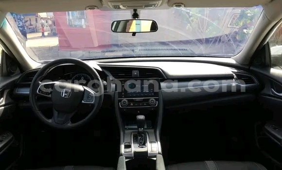 Sayi Na hannu Honda Civic White Mota in Accra a Greater Accra Sayi Na hannu Honda Civic White Mota in Accra a Greater Accra
