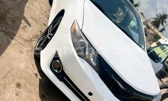 Sayi Na hannu Toyota Camry White Mota in Accra a Greater Accra Sayi Na hannu Toyota Camry White Mota in Accra a Greater Accra