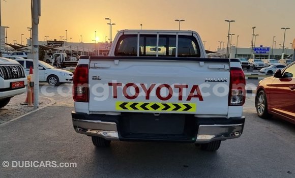 Ra Imported Toyota Hilux funfun Ọkọ̀ in Import - Dubai ni Ashanti Ra Imported Toyota Hilux funfun Ọkọ̀ in Import - Dubai ni Ashanti