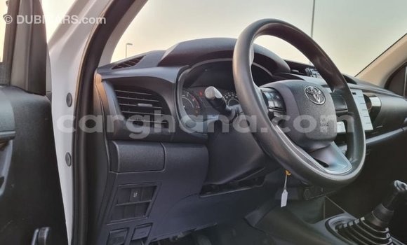Ra Imported Toyota Hilux funfun Ọkọ̀ in Import - Dubai ni Ashanti Ra Imported Toyota Hilux funfun Ọkọ̀ in Import - Dubai ni Ashanti