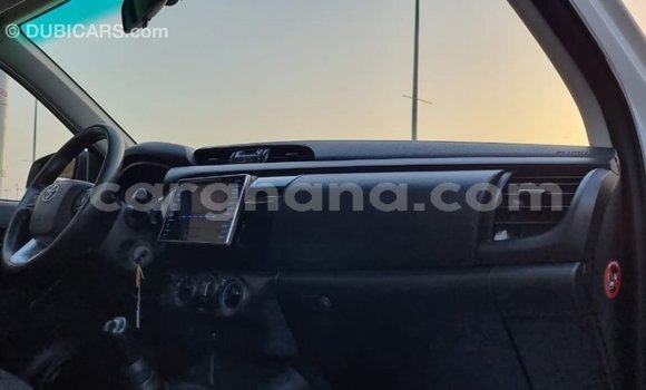 Ra Imported Toyota Hilux funfun Ọkọ̀ in Import - Dubai ni Ashanti Ra Imported Toyota Hilux funfun Ọkọ̀ in Import - Dubai ni Ashanti