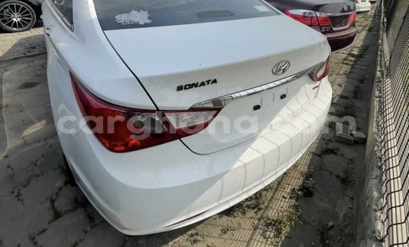 Buy Used Hyundai Sonata White Car in Accra in Greater Accra Buy Used Hyundai Sonata White Car in Accra in Greater Accra