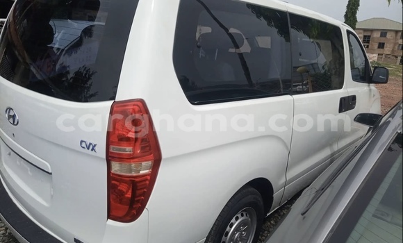 Sayi Na hannu Hyundai Starex White Mota in Accra a Greater Accra Sayi Na hannu Hyundai Starex White Mota in Accra a Greater Accra