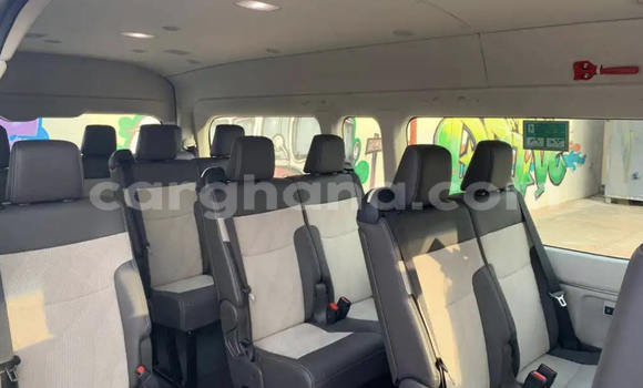 Sayi Na hannu Toyota Hiace White Mota in Accra a Greater Accra Sayi Na hannu Toyota Hiace White Mota in Accra a Greater Accra