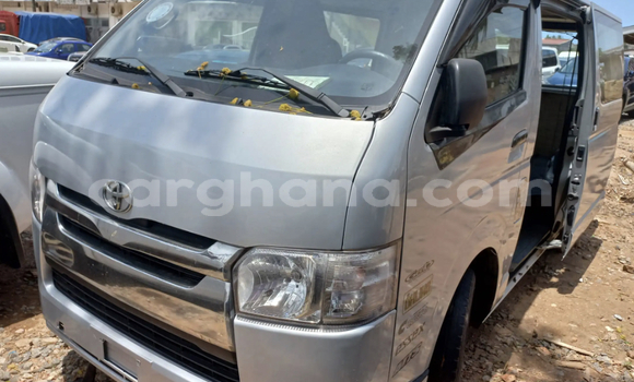 Ra Àlòkù Toyota Hiace Silver Ọkọ̀ in Accra ni Greater Accra