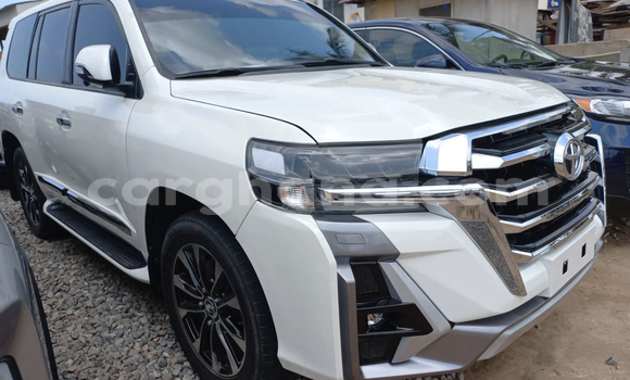 Sayi Na hannu Toyota Land Cruiser White Mota in Accra a Greater Accra Sayi Na hannu Toyota Land Cruiser White Mota in Accra a Greater Accra