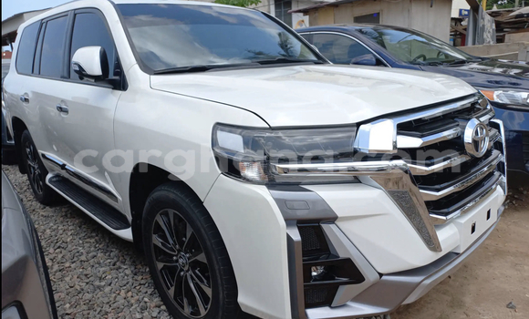 Sayi Na hannu Toyota Land Cruiser White Mota in Accra a Greater Accra Sayi Na hannu Toyota Land Cruiser White Mota in Accra a Greater Accra