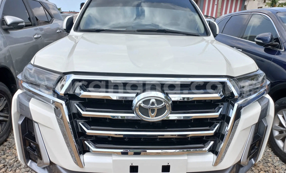 Sayi Na hannu Toyota Land Cruiser White Mota in Accra a Greater Accra Sayi Na hannu Toyota Land Cruiser White Mota in Accra a Greater Accra