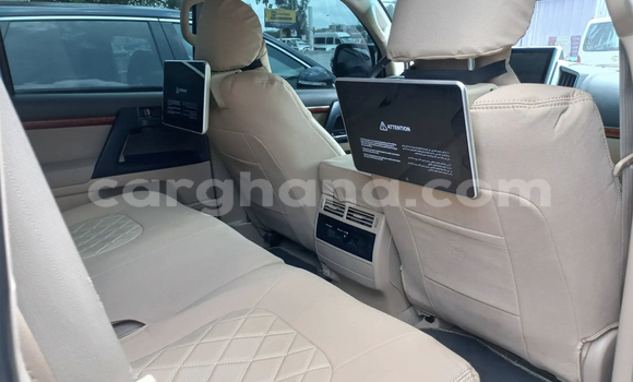 Sayi Na hannu Toyota Land Cruiser White Mota in Accra a Greater Accra Sayi Na hannu Toyota Land Cruiser White Mota in Accra a Greater Accra