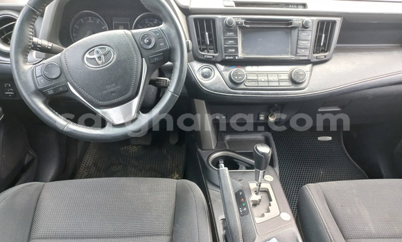Ra Àlòkù Toyota RAV4 Silver Ọkọ̀ in Accra ni Greater Accra Ra Àlòkù Toyota RAV4 Silver Ọkọ̀ in Accra ni Greater Accra