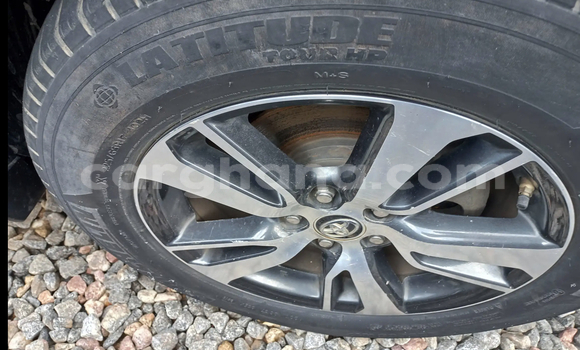 Ra Àlòkù Toyota RAV4 Silver Ọkọ̀ in Accra ni Greater Accra Ra Àlòkù Toyota RAV4 Silver Ọkọ̀ in Accra ni Greater Accra