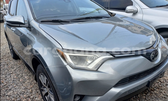 Ra Àlòkù Toyota RAV4 Silver Ọkọ̀ in Accra ni Greater Accra Ra Àlòkù Toyota RAV4 Silver Ọkọ̀ in Accra ni Greater Accra