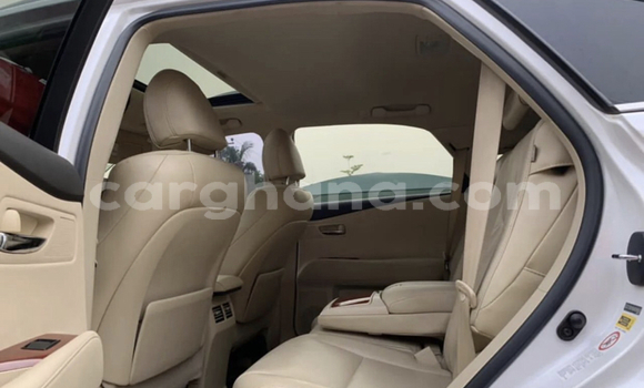 Ra Àlòkù Lexus RX funfun Ọkọ̀ in Accra ni Greater Accra Ra Àlòkù Lexus RX funfun Ọkọ̀ in Accra ni Greater Accra