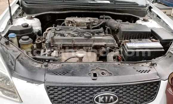 Sayi Na hannu Kia Rio White Mota in Accra a Greater Accra Sayi Na hannu Kia Rio White Mota in Accra a Greater Accra