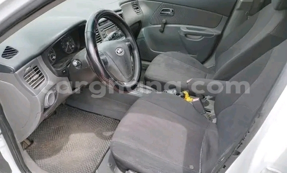 Sayi Na hannu Kia Rio White Mota in Accra a Greater Accra Sayi Na hannu Kia Rio White Mota in Accra a Greater Accra