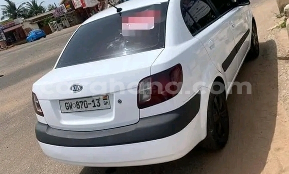 Sayi Na hannu Kia Rio White Mota in Accra a Greater Accra Sayi Na hannu Kia Rio White Mota in Accra a Greater Accra