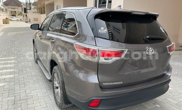 Buy Used Toyota Highlander Beige Car in Sekondi–Takoradi Metropolitan in Western
