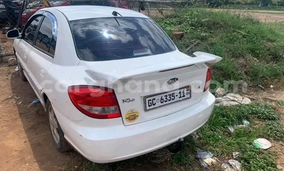 Ra Àlòkù Kia Rio funfun Ọkọ̀ in Accra ni Greater Accra