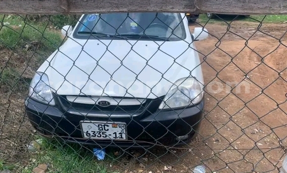 Buy Used Kia Rio White Car in Accra in Greater Accra Buy Used Kia Rio White Car in Accra in Greater Accra
