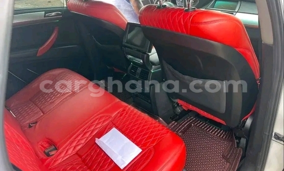 Ra Àlòkù BMW X5 funfun Ọkọ̀ in Accra ni Greater Accra Ra Àlòkù BMW X5 funfun Ọkọ̀ in Accra ni Greater Accra