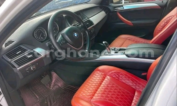Ra Àlòkù BMW X5 funfun Ọkọ̀ in Accra ni Greater Accra Ra Àlòkù BMW X5 funfun Ọkọ̀ in Accra ni Greater Accra