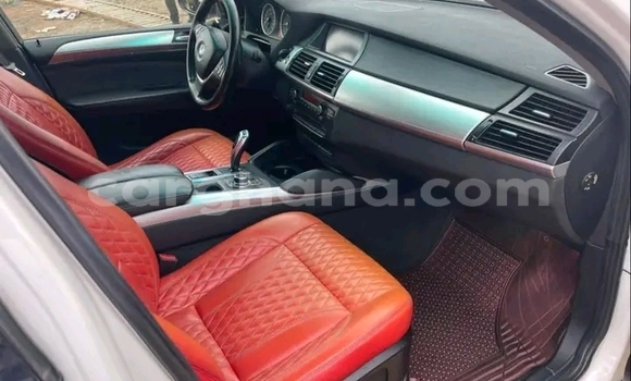 Ra Àlòkù BMW X5 funfun Ọkọ̀ in Accra ni Greater Accra Ra Àlòkù BMW X5 funfun Ọkọ̀ in Accra ni Greater Accra