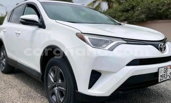 Buy Used Toyota RAV4 White Car in Accra in Greater Accra Buy Used Toyota RAV4 White Car in Accra in Greater Accra