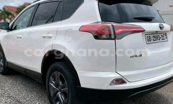 Buy Used Toyota RAV4 White Car in Accra in Greater Accra Buy Used Toyota RAV4 White Car in Accra in Greater Accra