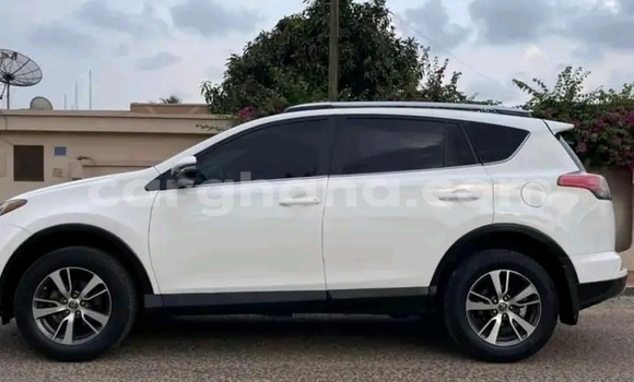 Buy Used Toyota RAV4 White Car in Accra in Greater Accra Buy Used Toyota RAV4 White Car in Accra in Greater Accra