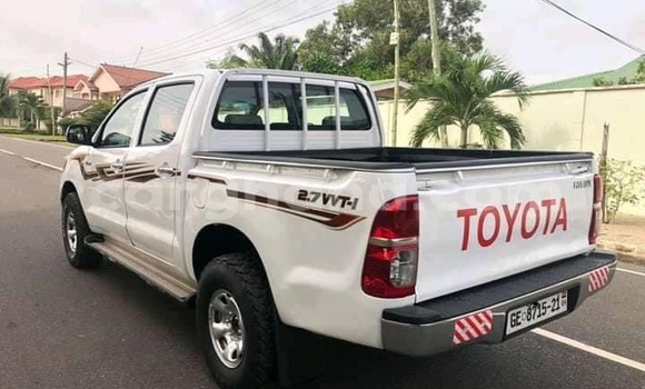 Buy Used Toyota Hilux White Car in Accra in Greater Accra Buy Used Toyota Hilux White Car in Accra in Greater Accra