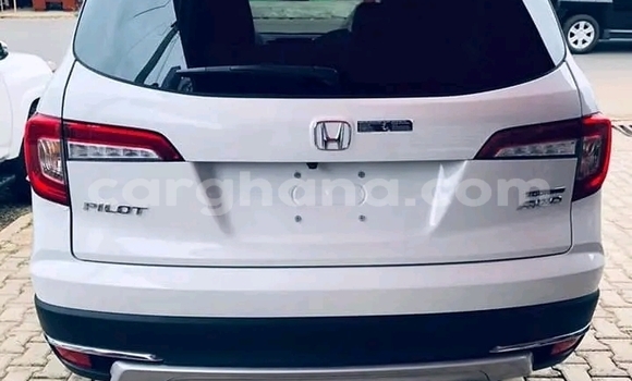 Buy Used Honda Pilot White Car in Accra in Greater Accra Buy Used Honda Pilot White Car in Accra in Greater Accra