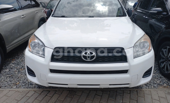 Sayi Na hannu Toyota RAV4 White Mota in Accra a Greater Accra Sayi Na hannu Toyota RAV4 White Mota in Accra a Greater Accra