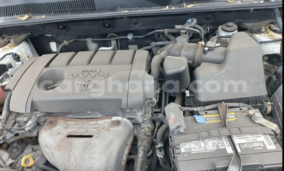 Sayi Na hannu Toyota RAV4 White Mota in Accra a Greater Accra Sayi Na hannu Toyota RAV4 White Mota in Accra a Greater Accra