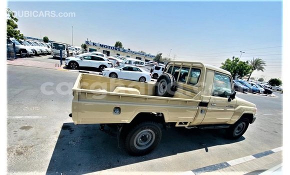 Buy Import Toyota Land Cruiser Beige Car in Import - Dubai in Ashanti Buy Import Toyota Land Cruiser Beige Car in Import - Dubai in Ashanti